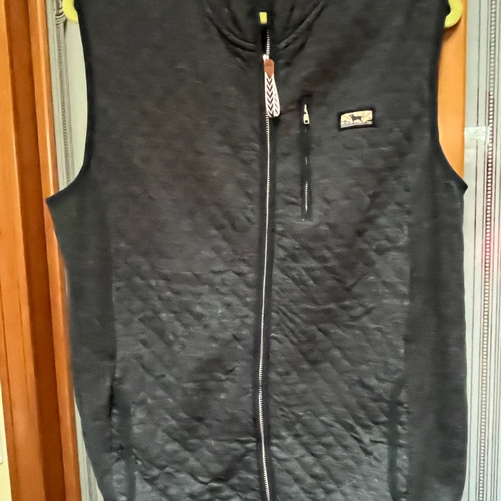 Quilted gray women’s vest. The Black dog size XL